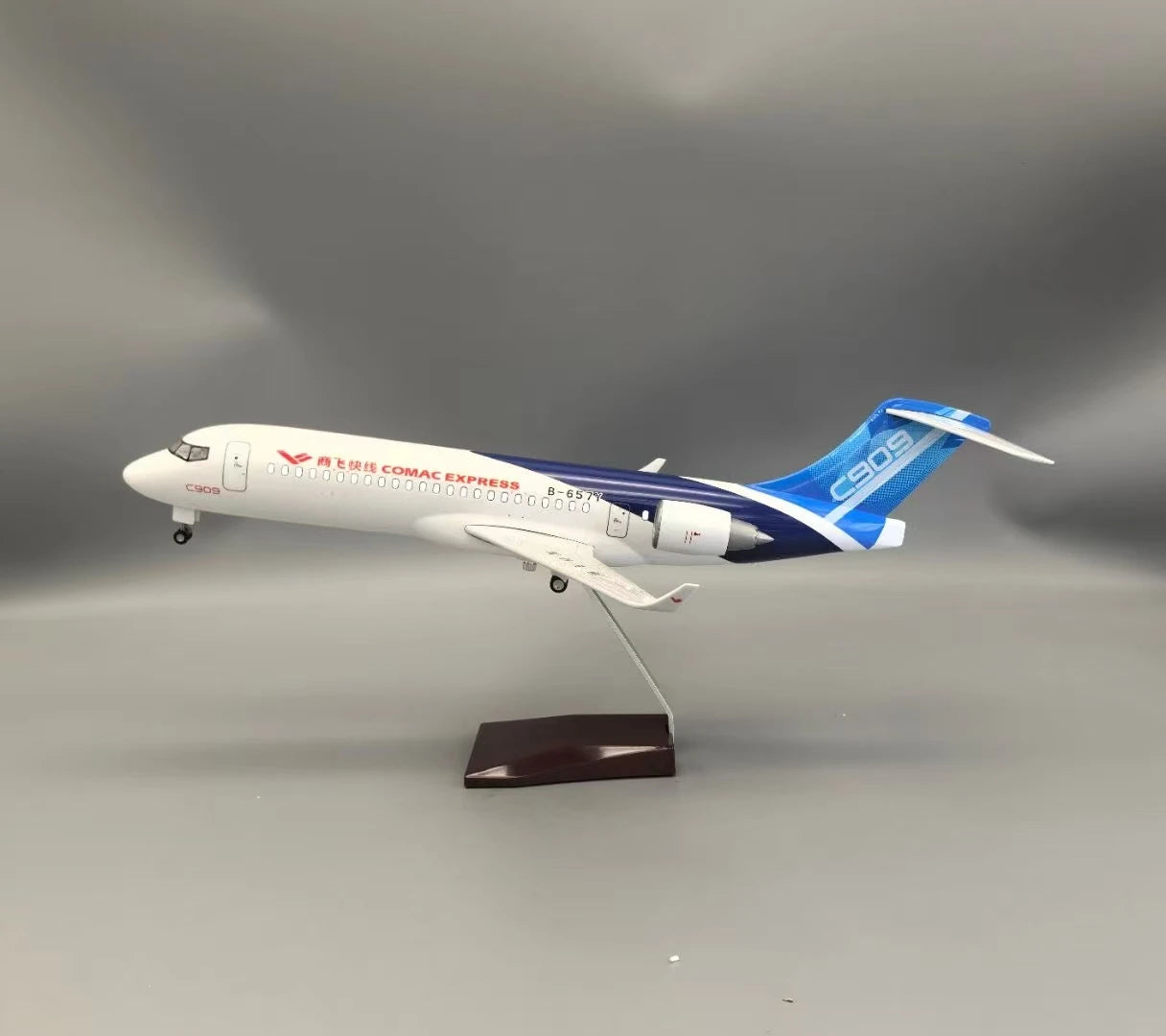 Avión de juguete para niños COMAC EXPRESS C909, modelo de avión Airways, escala de 47,5 CM con ruedas de tren de aterrizaje, regalo recogido por aviación