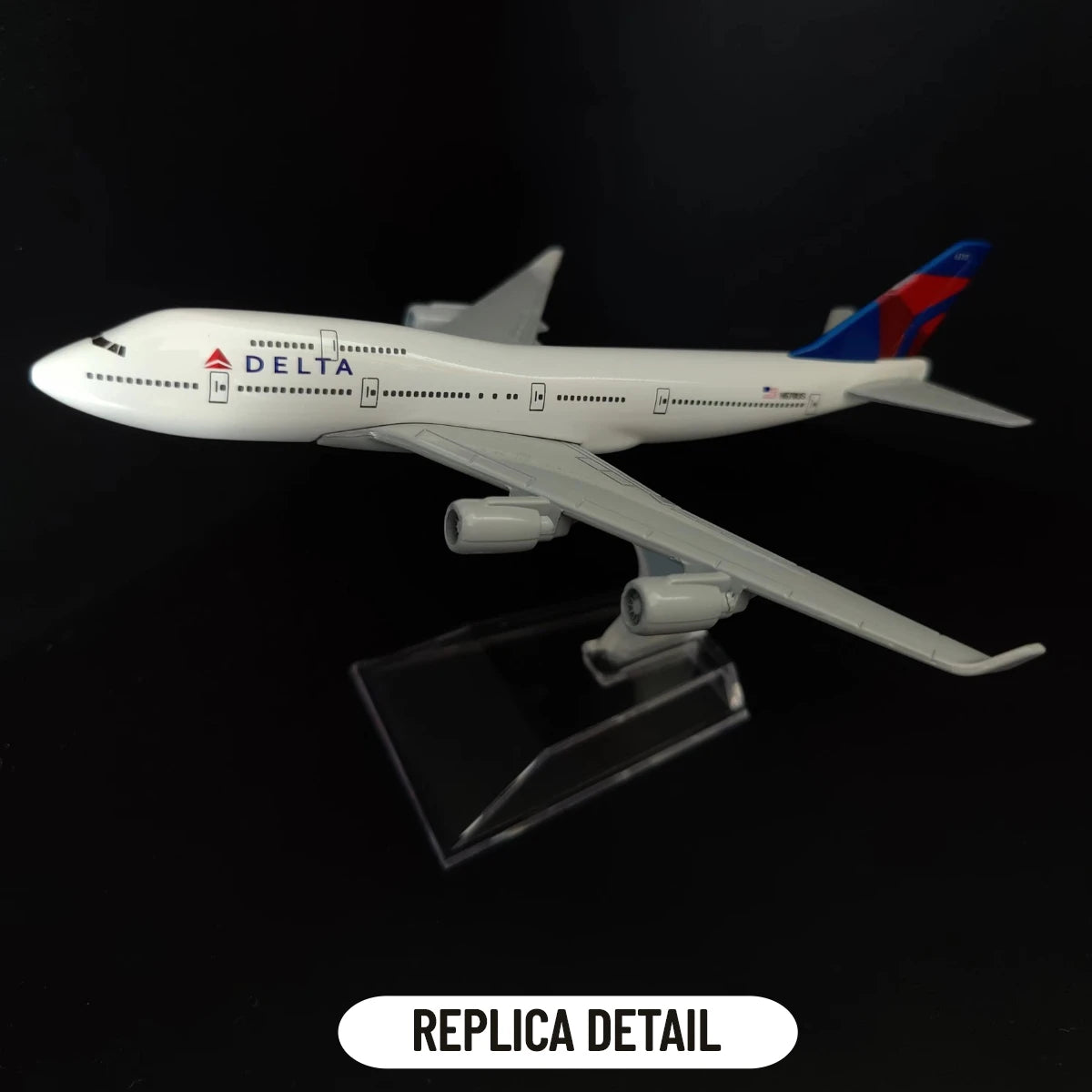 Escala 1:400 réplica de avión de Metal Delta B747 avión Boeing Airbus modelo de aviación Diecast arte en miniatura juguetes para niños