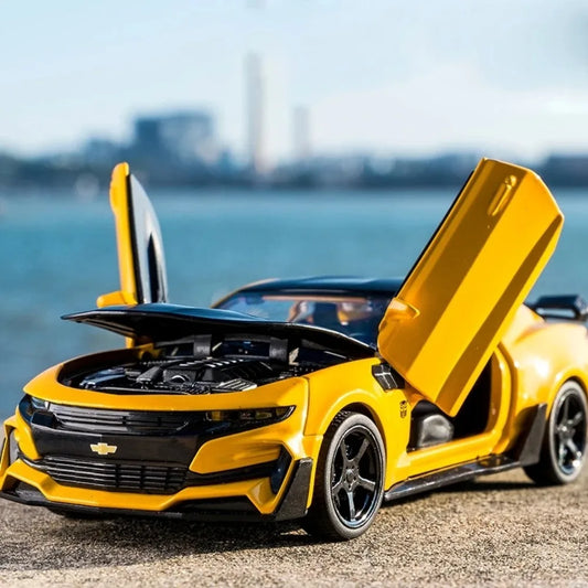 Escala 1/32 Camaro juguetes modelo de coche aleación de Metal fundido a presión con 4 puertas abierta sonido luz extraíble vehículo para niño colección de regalos