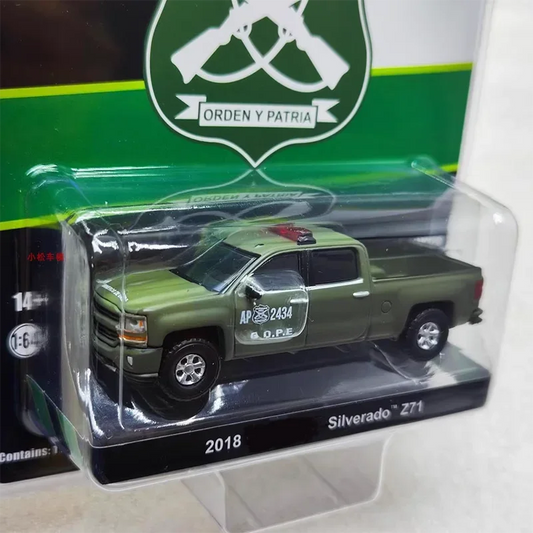 Greenlight Diecast escala 1:64 Chilean's 2018 Silverado Z71 coche de simulación de aleación modelo colección clásica juguete de exhibición