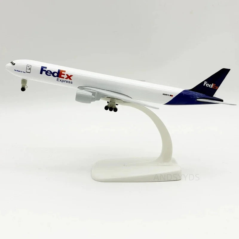 Aviones modelo B777 Air Fedex, 20cm, escala de Metal, juguete para niños, Kit de modelo de aviones fundidos con soporte, aviones de juguete, regalos, 1/400