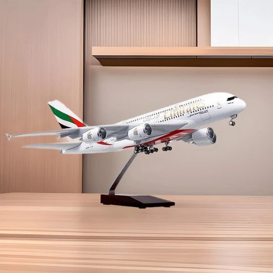 Avión de juguete de resina, modelo de 47cm, 380, modelo de avión de los Emirates Airways, escala 1/160, luz fundida a presión con tren de aterrizaje