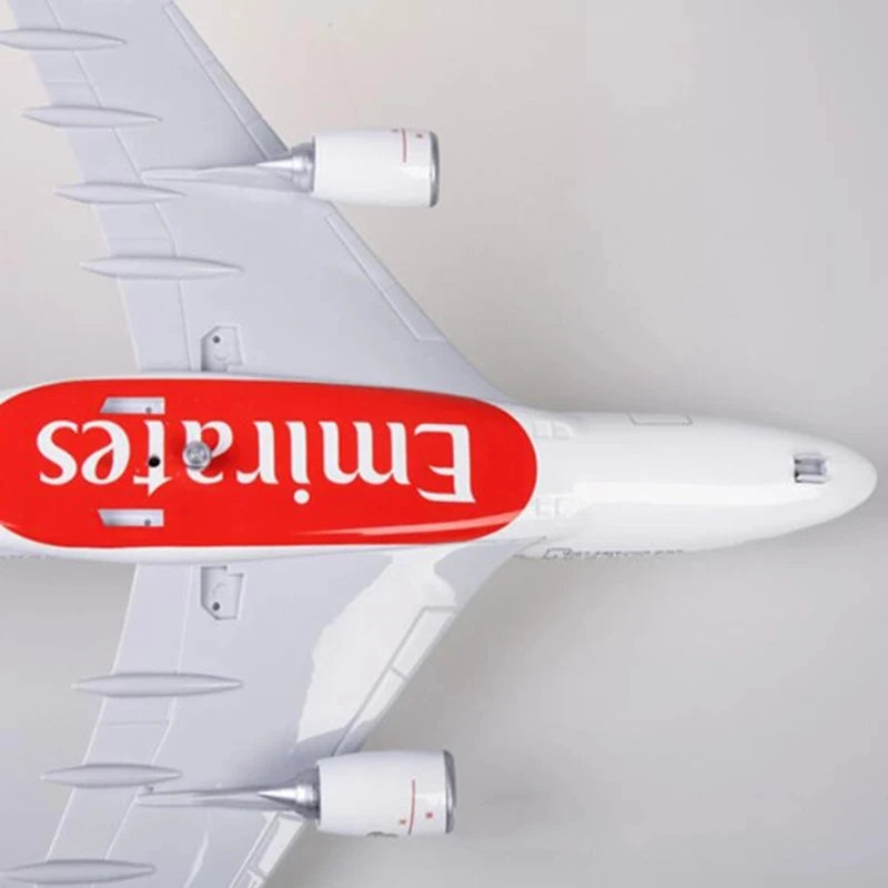Avión de juguete de resina, modelo de 47cm, 380, modelo de avión de los Emirates Airways, escala 1/160, luz fundida a presión con tren de aterrizaje